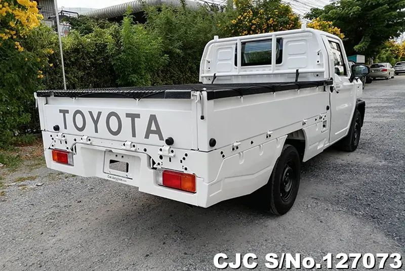 2025 Toyota / Hilux / Champ Stock No. 127073