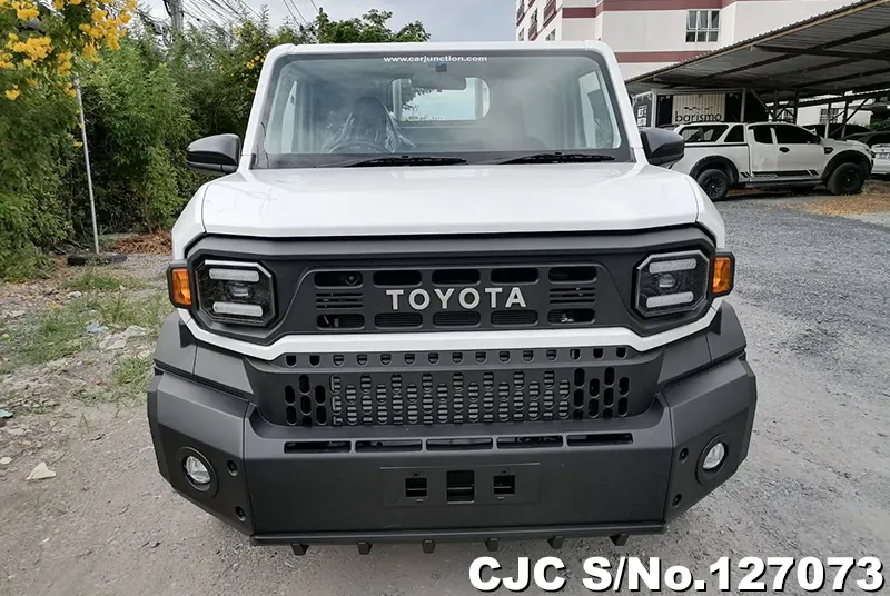 2025 Toyota / Hilux / Champ Stock No. 127073
