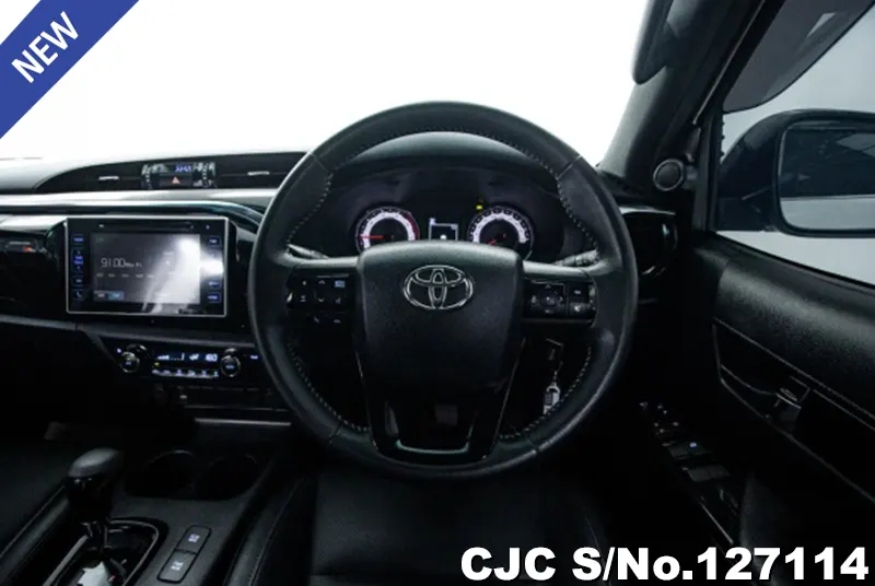 Toyota Hilux in White for Sale Image 9