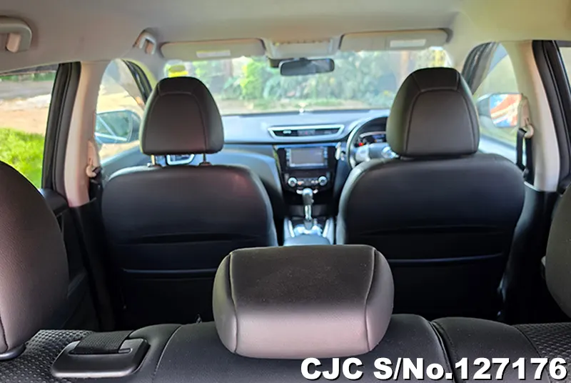 Nissan X-Trail in Black for Sale Image 9