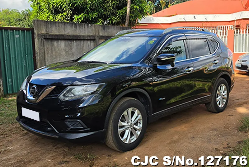 Nissan X-Trail in Black for Sale Image 3