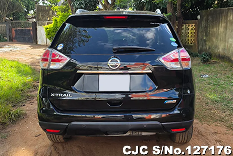 Nissan X-Trail in Black for Sale Image 5