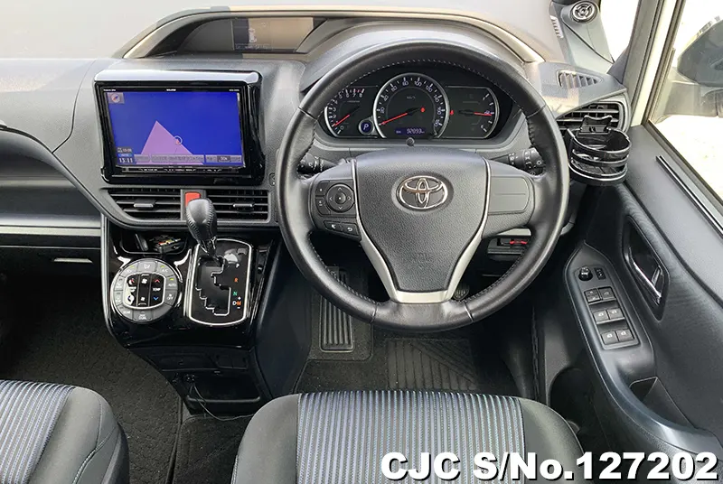 2016 Toyota / Voxy Stock No. 127202