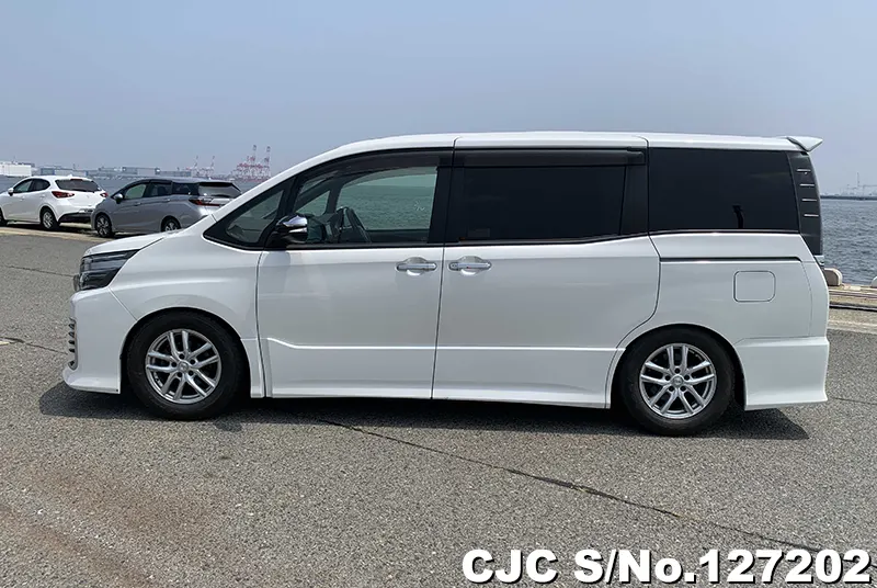 2016 Toyota / Voxy Stock No. 127202