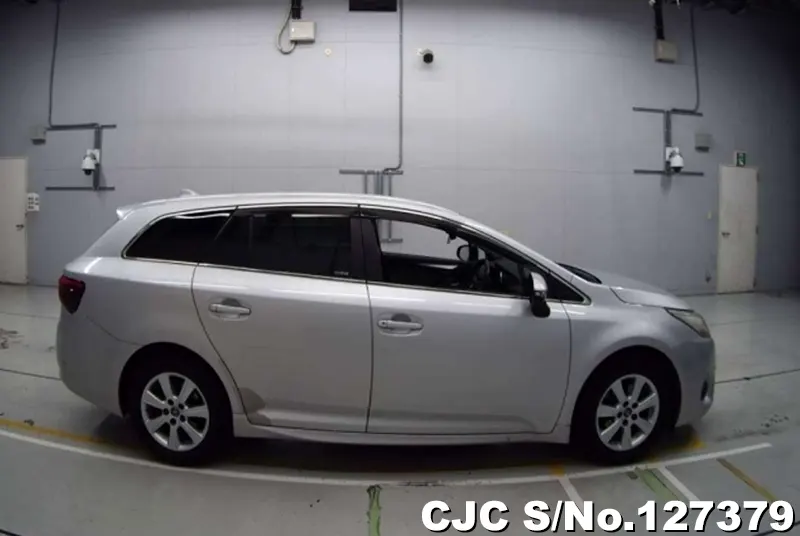 2016 Toyota / Avensis Stock No. 127379