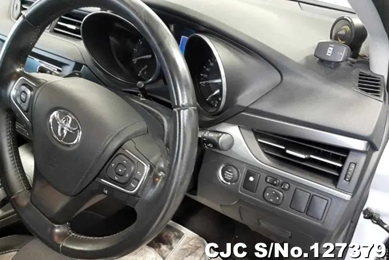 2016 Toyota / Avensis Stock No. 127379