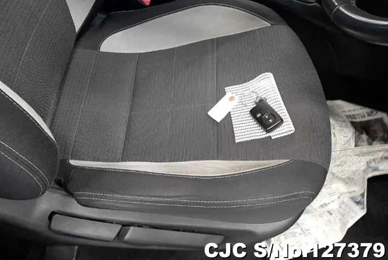 2016 Toyota / Avensis Stock No. 127379