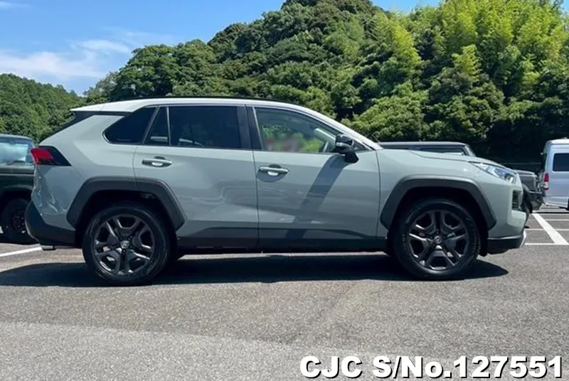 2025 Toyota / Rav4 Stock No. 127551