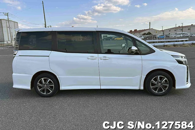 2019 Toyota / Voxy Stock No. 127584