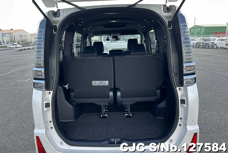 2019 Toyota / Voxy Stock No. 127584