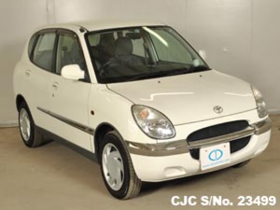 Toyota duet 1999