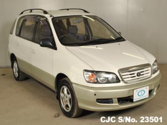 1998 Toyota / Ipsum Stock No. 23501