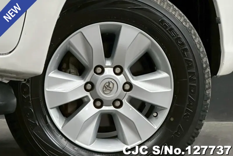 2015 Toyota / Hilux / Revo Stock No. 127737