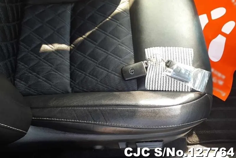 2016 Toyota / Harrier Stock No. 127764