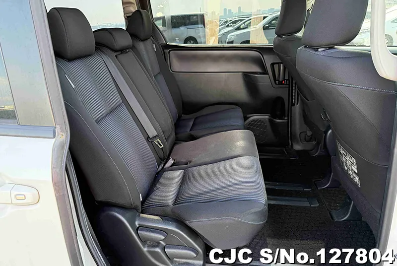 2015 Toyota / Voxy Stock No. 127804