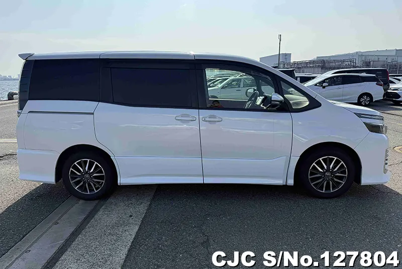 2015 Toyota / Voxy Stock No. 127804