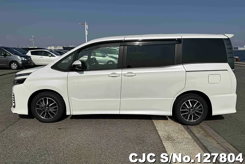 2015 Toyota / Voxy Stock No. 127804