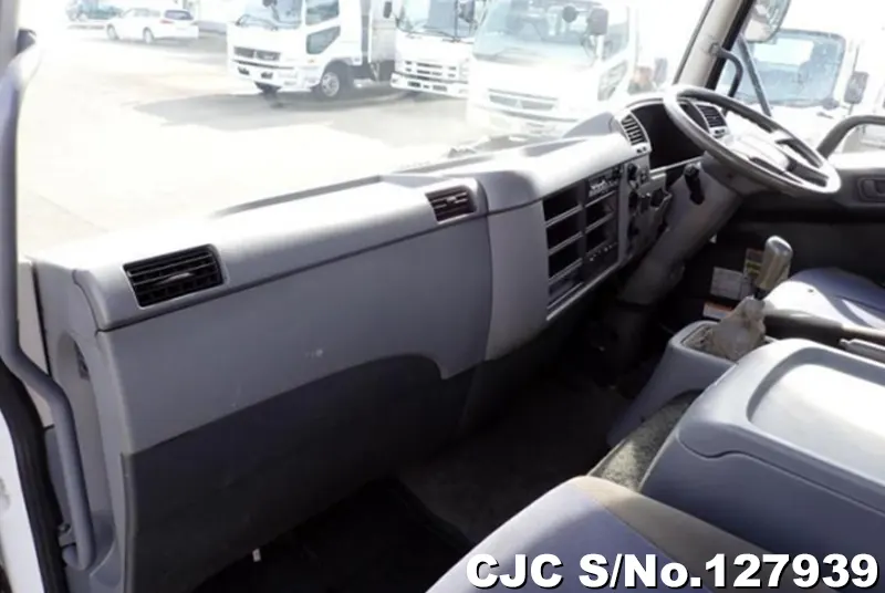 2014 Mitsubishi / Fuso Stock No. 127939