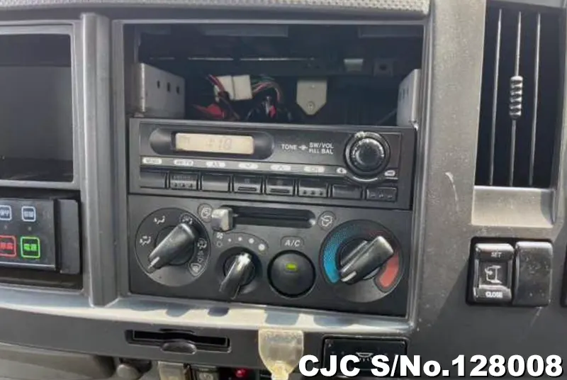 2013 Isuzu / Forward Stock No. 128008