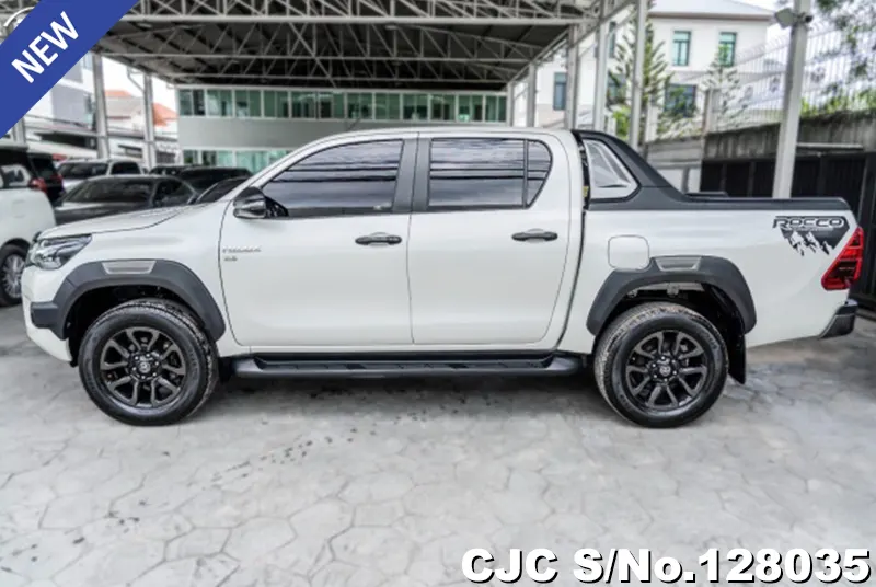 2021 Toyota / Hilux / Revo Rocco Stock No. 128035