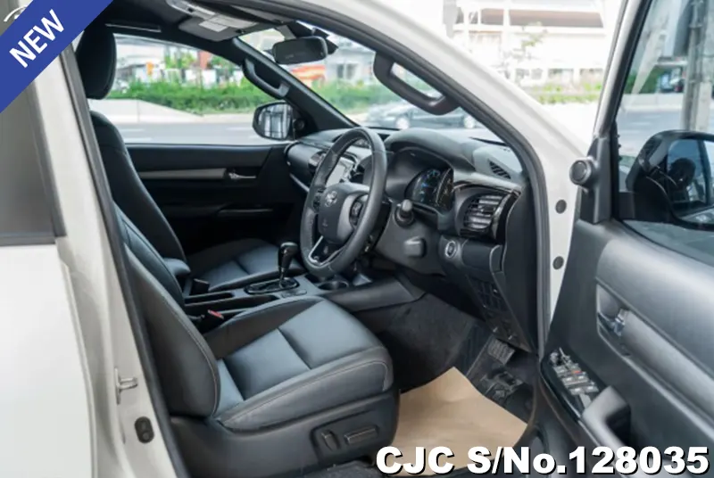 2021 Toyota / Hilux / Revo Rocco Stock No. 128035