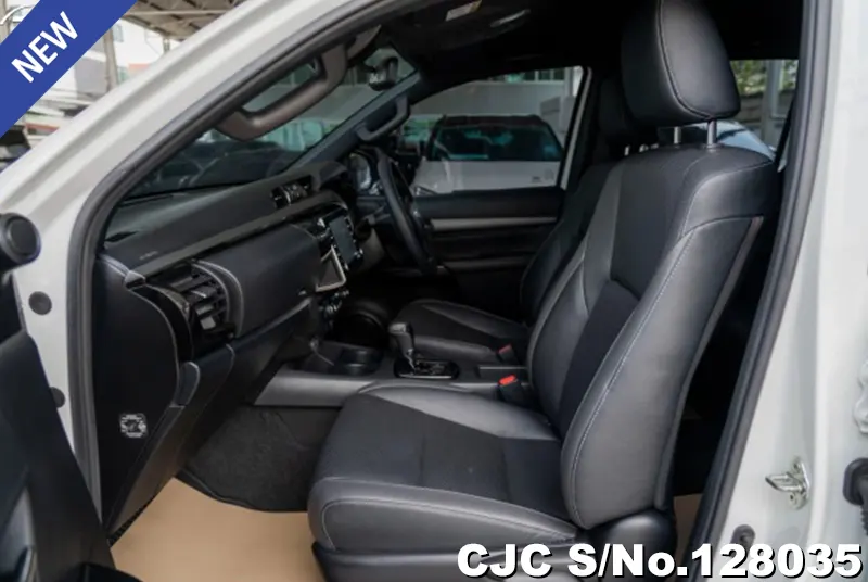 2021 Toyota / Hilux / Revo Rocco Stock No. 128035