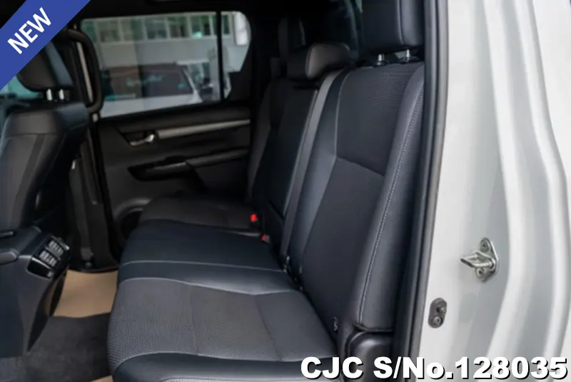 2021 Toyota / Hilux / Revo Rocco Stock No. 128035