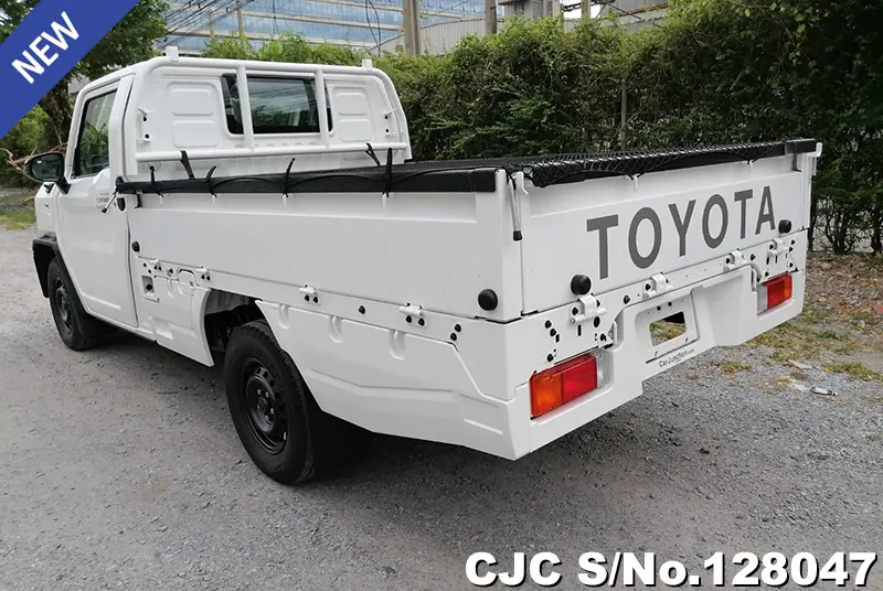 2025 Toyota / Hilux / Champ Stock No. 128047