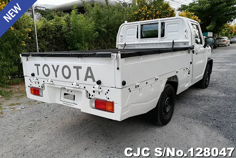 2025 Toyota / Hilux / Champ Stock No. 128047