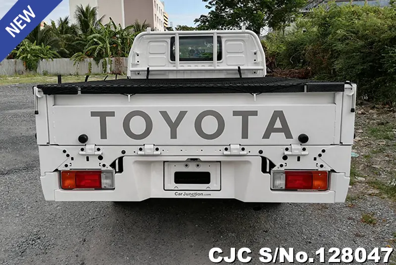 2025 Toyota / Hilux / Champ Stock No. 128047