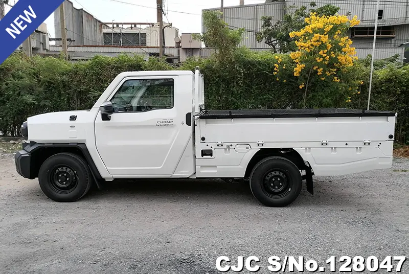 2025 Toyota / Hilux / Champ Stock No. 128047