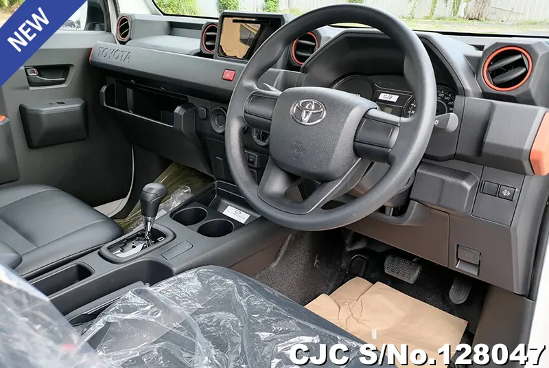 2025 Toyota / Hilux / Champ Stock No. 128047