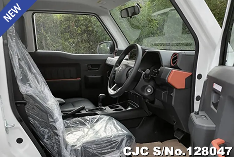 2025 Toyota / Hilux / Champ Stock No. 128047