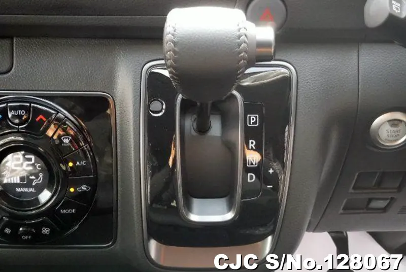 2025 Nissan / Caravan Stock No. 128067