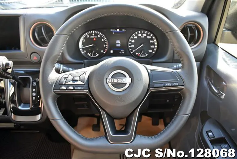 2025 Nissan / Caravan Stock No. 128068