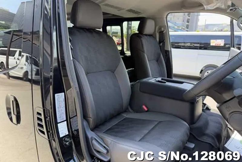 2025 Nissan / Caravan Stock No. 128069