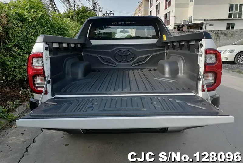 2025 Toyota / Hilux / Revo Rocco Stock No. 128096