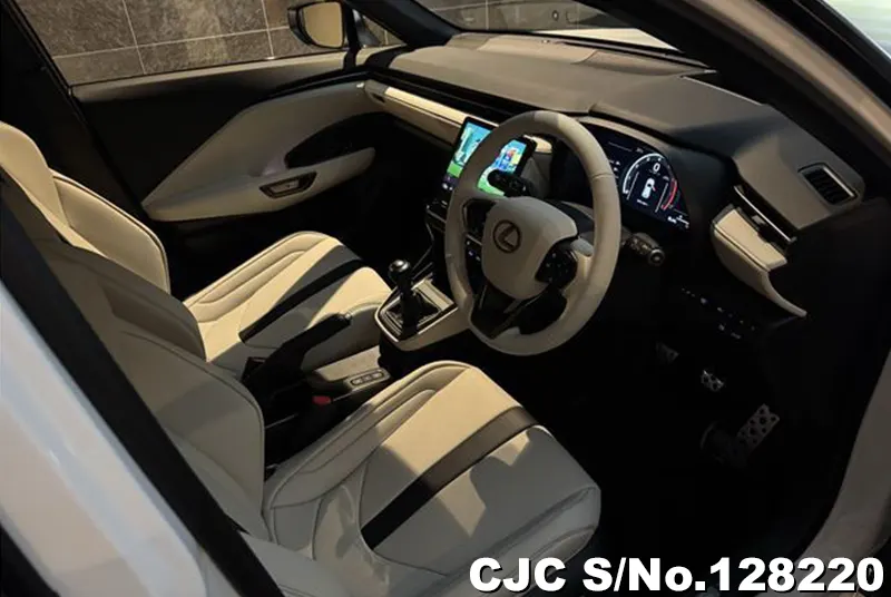 2025 Lexus / LBX Stock No. 128220