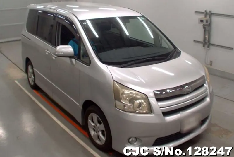 2007 Toyota / Noah Stock No. 128247