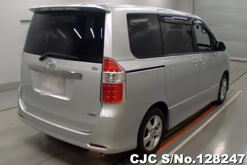 2007 Toyota / Noah Stock No. 128247