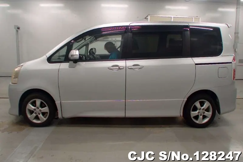 2007 Toyota / Noah Stock No. 128247