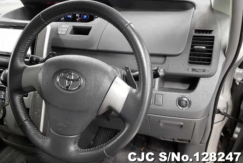 2007 Toyota / Noah Stock No. 128247