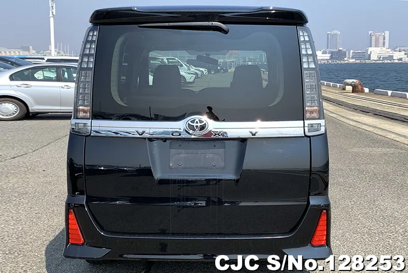 2015 Toyota / Voxy Stock No. 128253