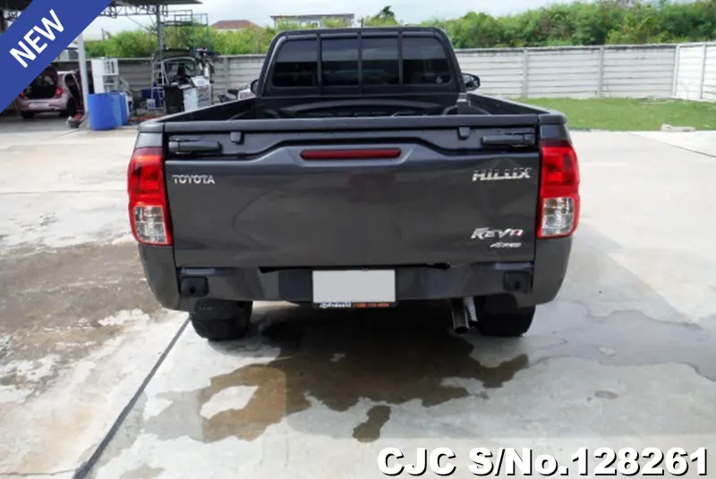 2022 Toyota / Hilux / Revo Stock No. 128261