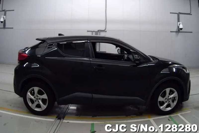 2017 Toyota / C-HR Stock No. 128280