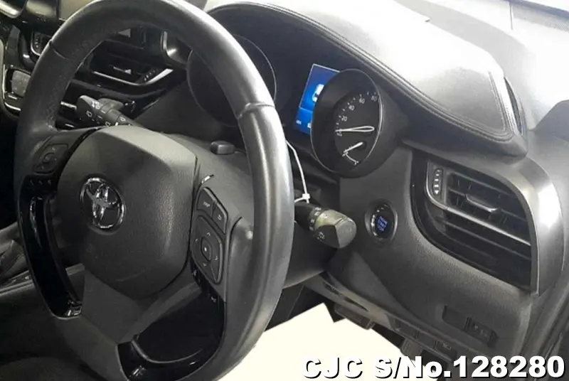 2017 Toyota / C-HR Stock No. 128280