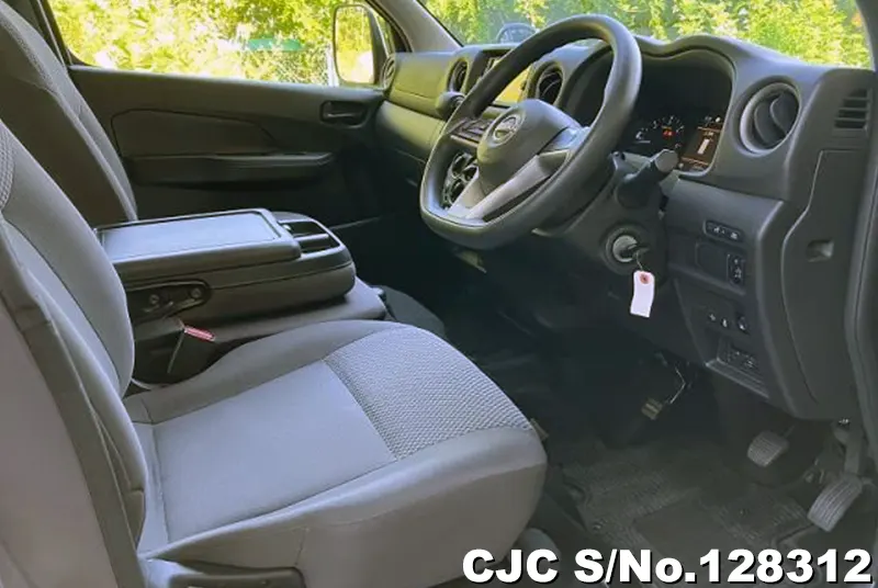 2022 Nissan / Caravan Stock No. 128312