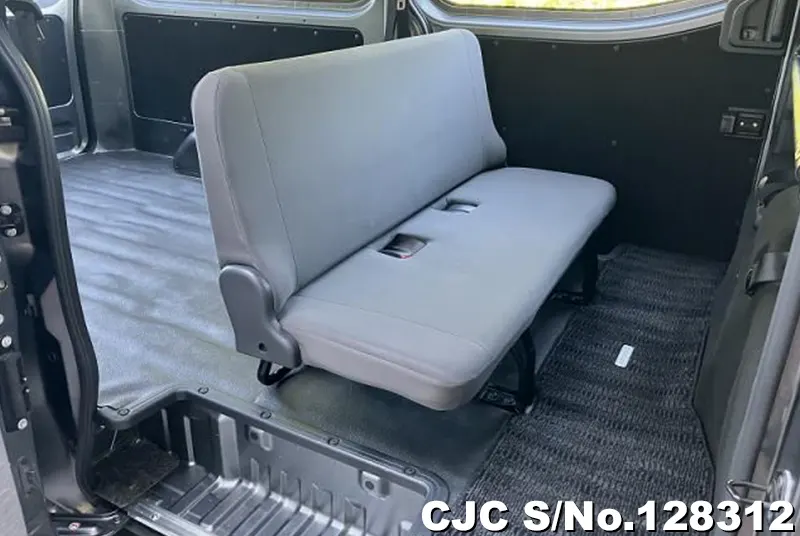 2022 Nissan / Caravan Stock No. 128312