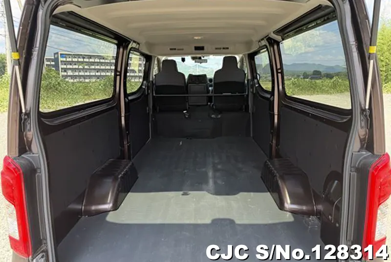 2022 Nissan / Caravan Stock No. 128314
