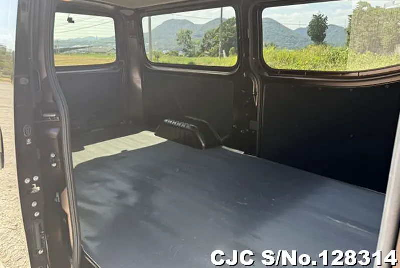 2022 Nissan / Caravan Stock No. 128314